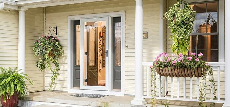 screen door installation in San Carlos